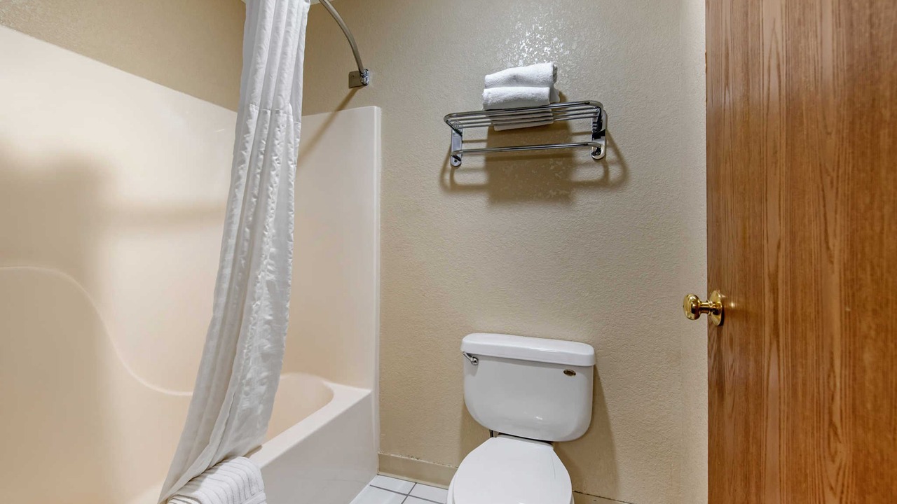 Photo of Bathroom in Heather Gardens