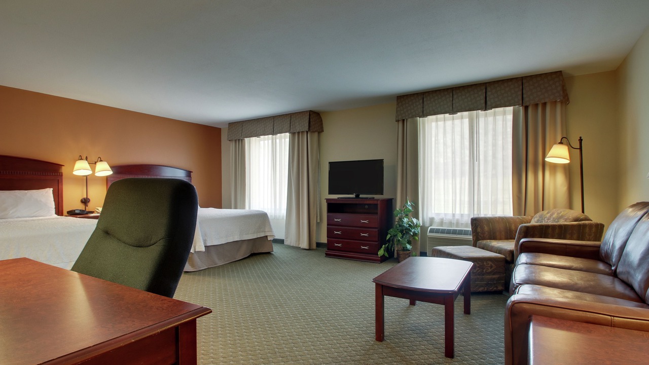 Photo of Livingroom in Ken Caryl