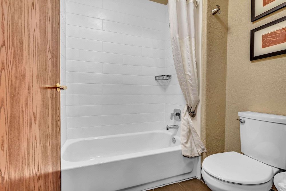 Photo of Bathroom in Lakewood