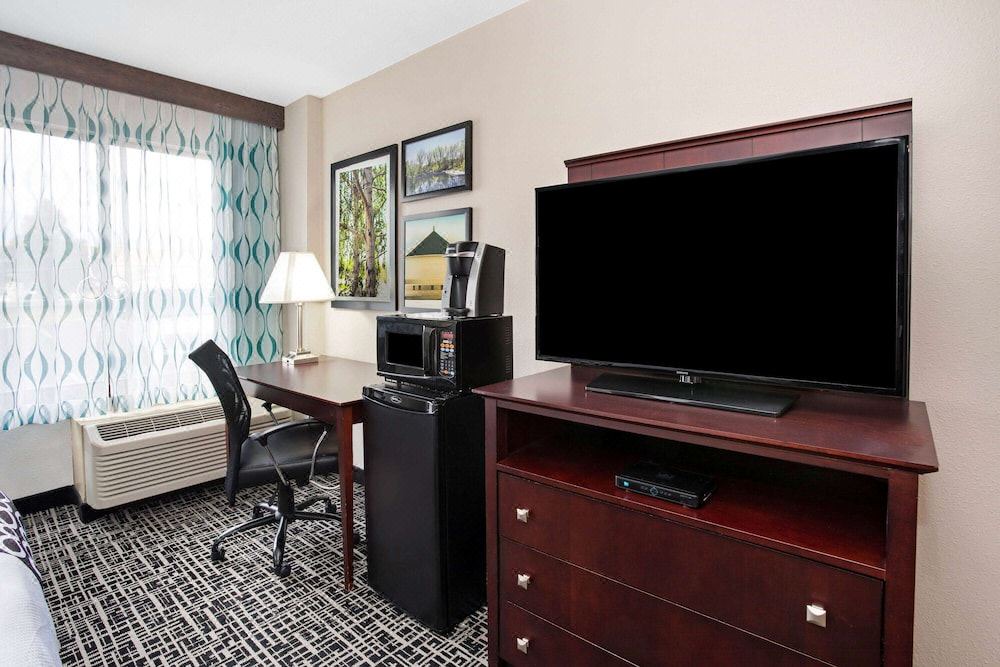 Photo of Livingroom in Aurora