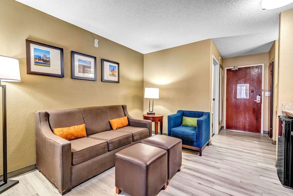Photo of Livingroom in Lakewood