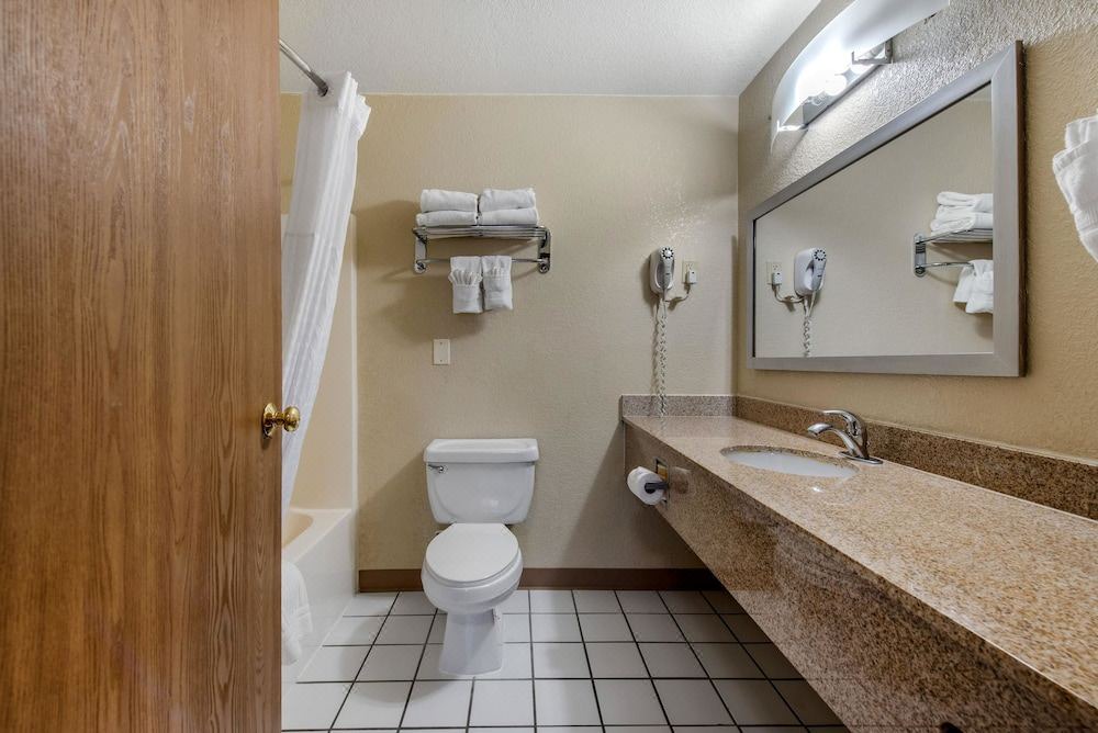 Photo of Bathroom in Heather Gardens