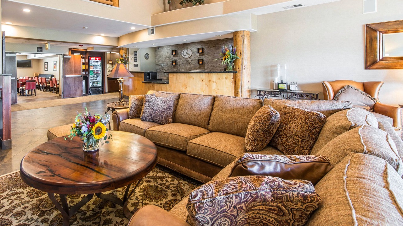 Photo of Livingroom in North Central Evergreen