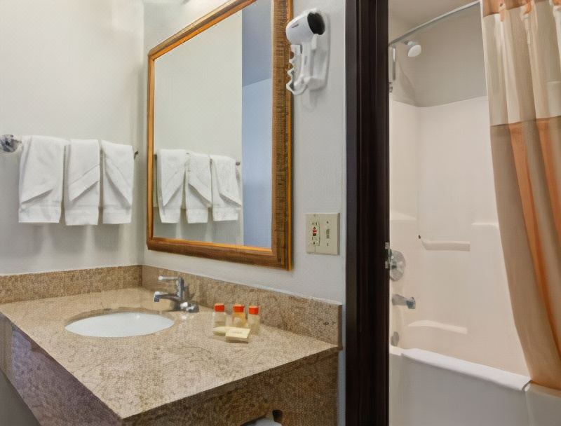 Photo of Bathroom in Lamar