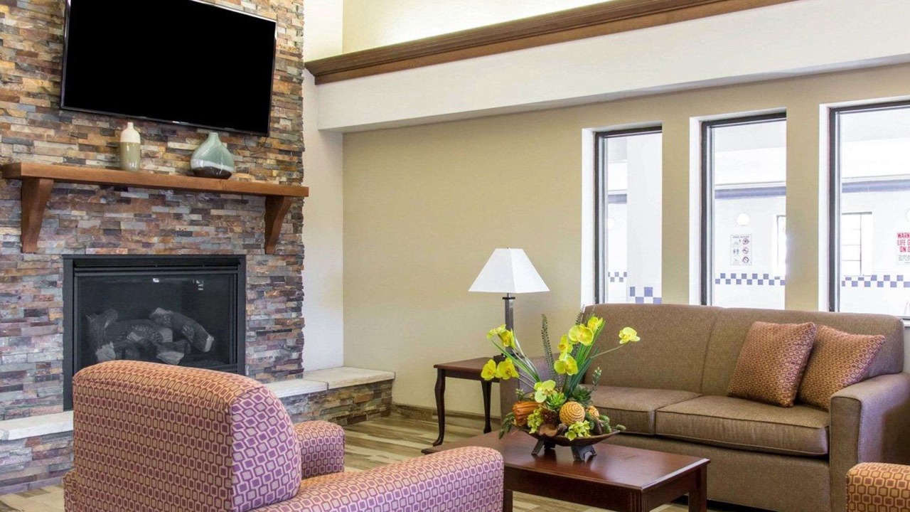 Photo of Livingroom in Eagle