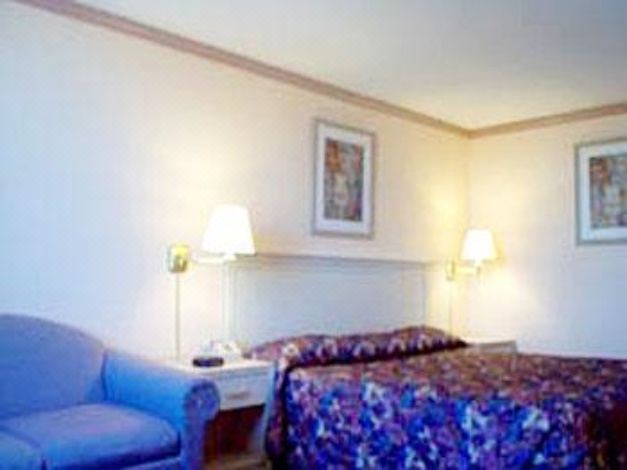 Photo of Bedroom in Colorado City