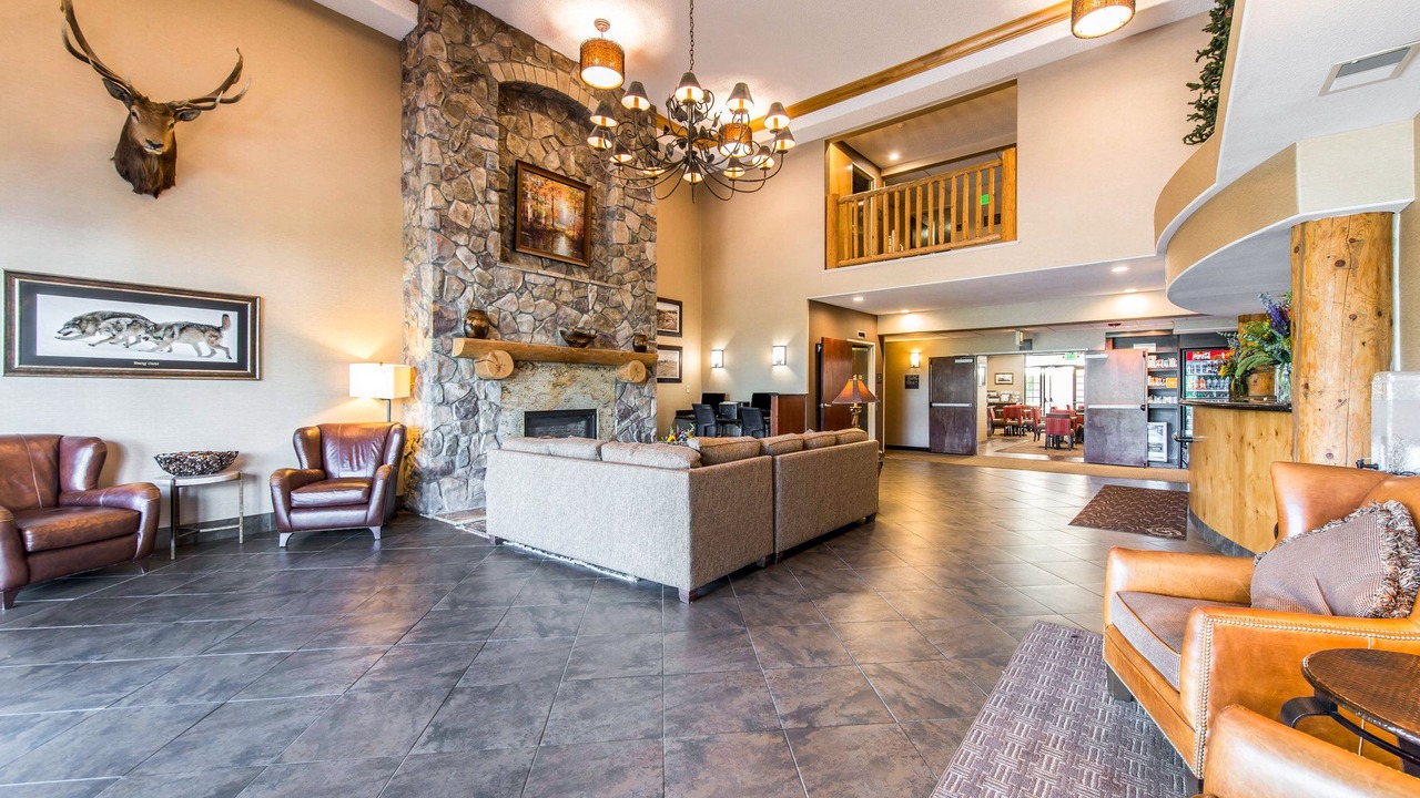 Photo of Livingroom in North Central Evergreen