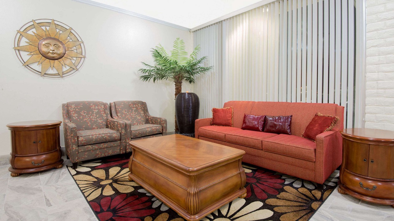 Photo of Livingroom in Colorado City
