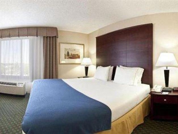 Photo of Bedroom in Aurora
