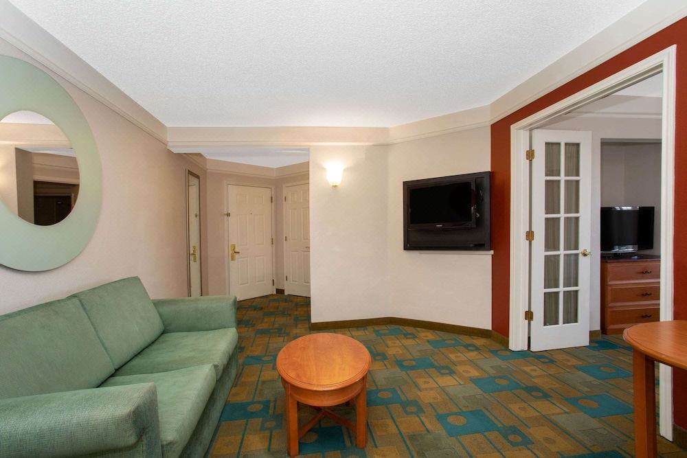 Photo of Livingroom in Lakewood