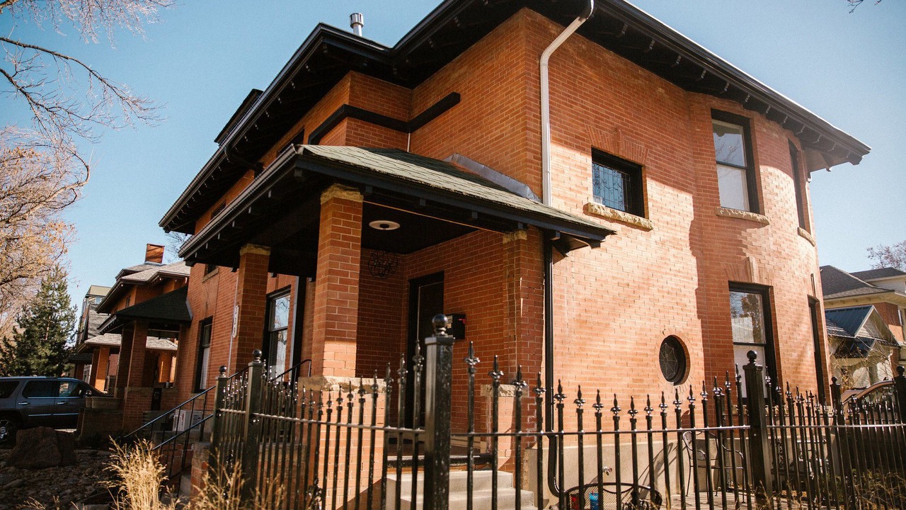 Photo of Buildings in University North