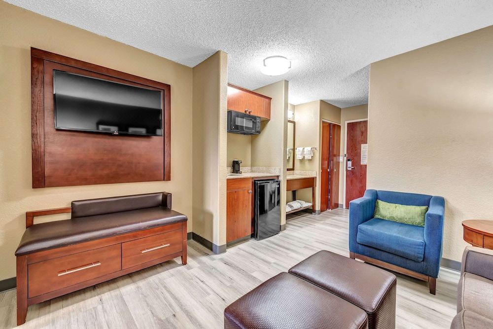 Photo of Livingroom in Lakewood