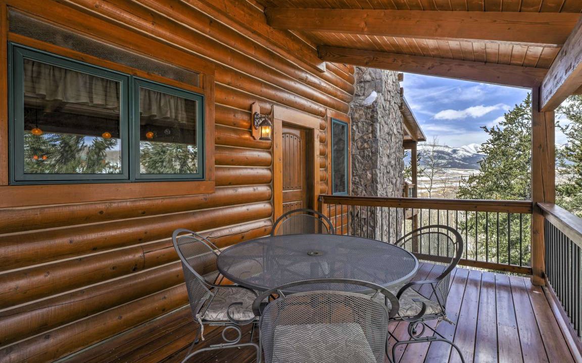 Photo of Patio Balcony in Michigan Hill