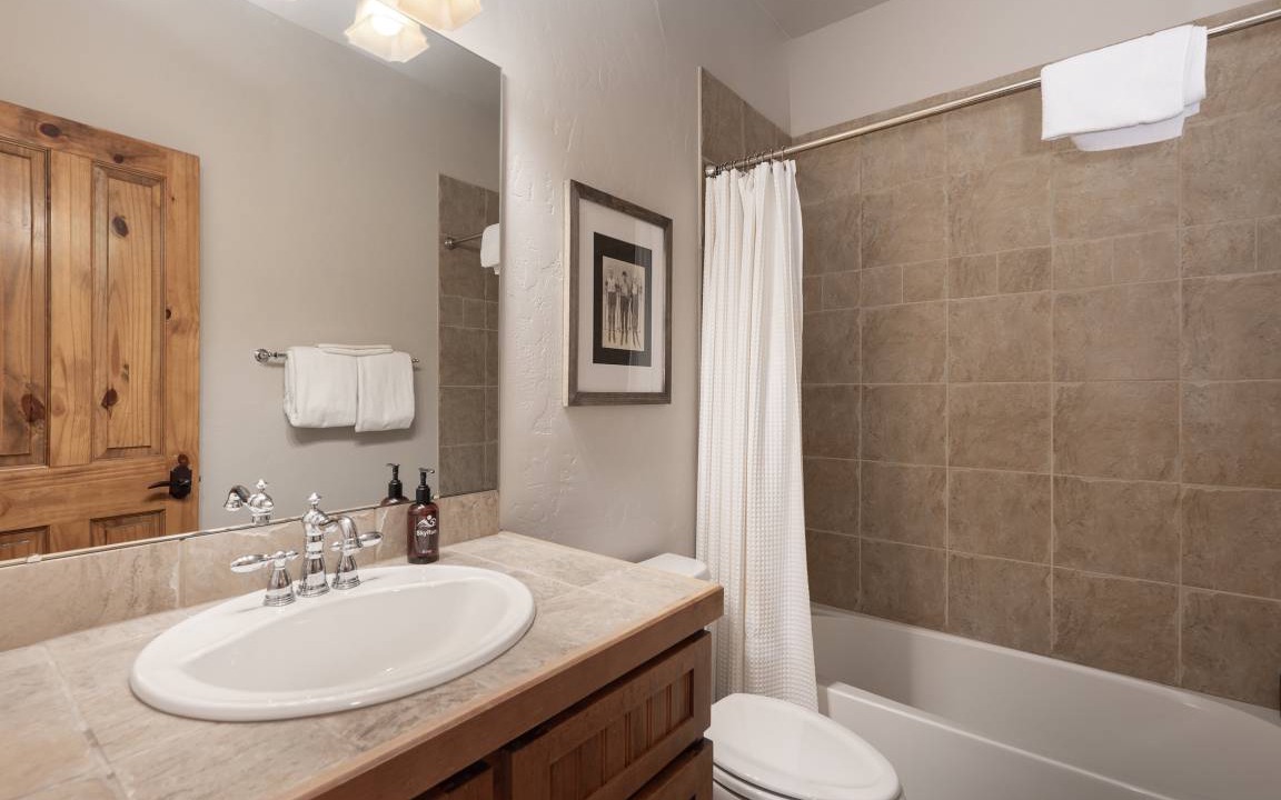 Photo of Bathroom in Bear Crossing