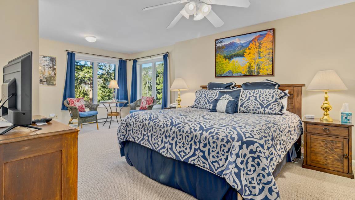 Photo of Bedroom in Windcliff Estates