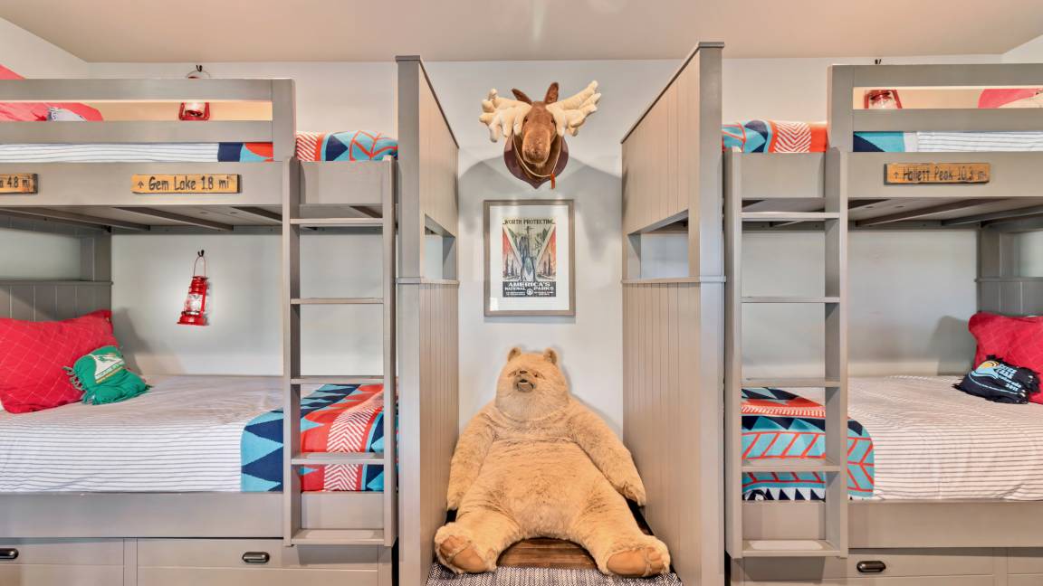 Photo of Bedroom in Windcliff Estates