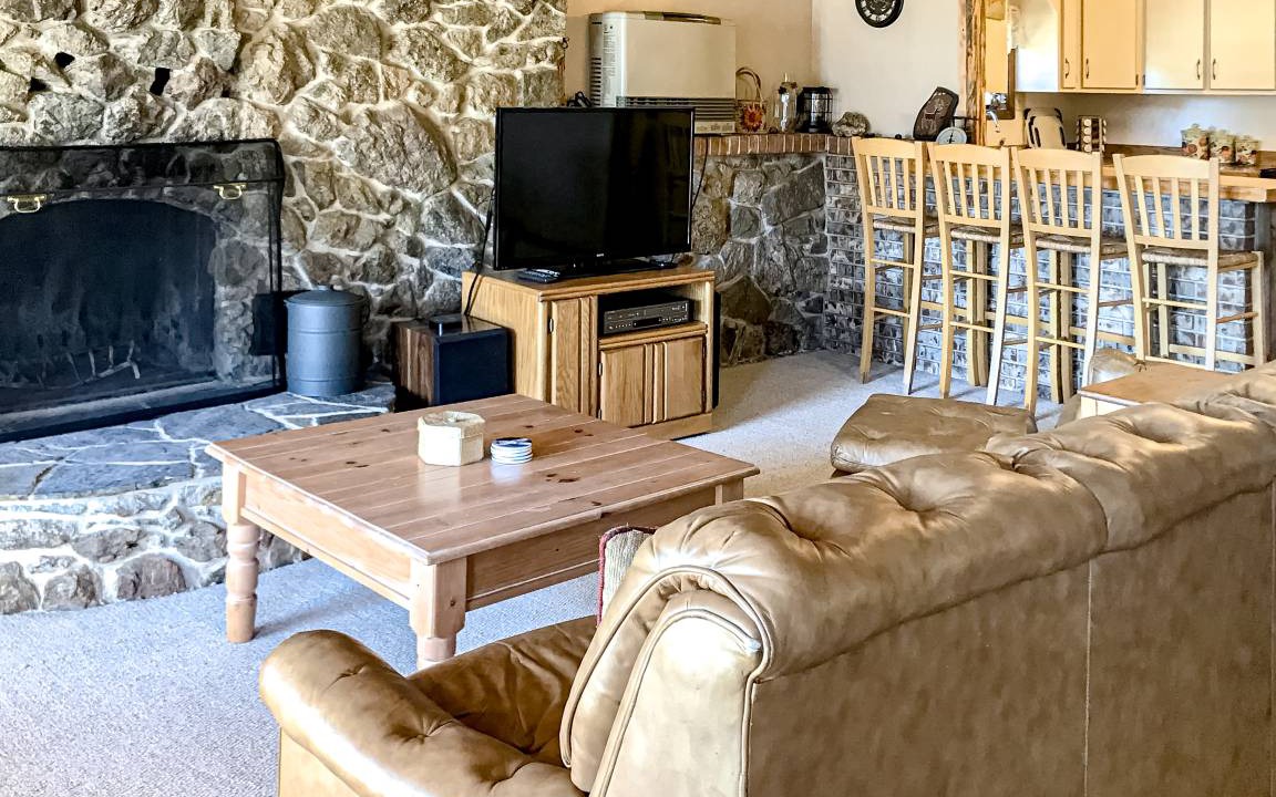 Photo of Livingroom in Alpine Village