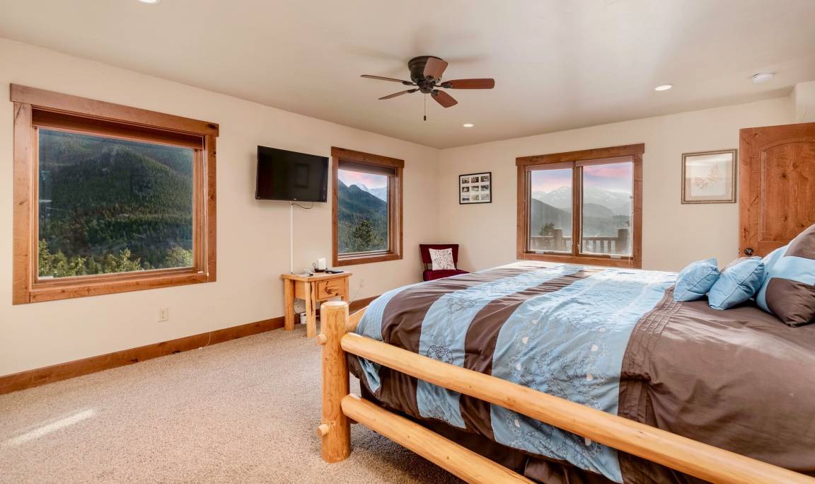Photo of Bedroom in Windcliff Estates