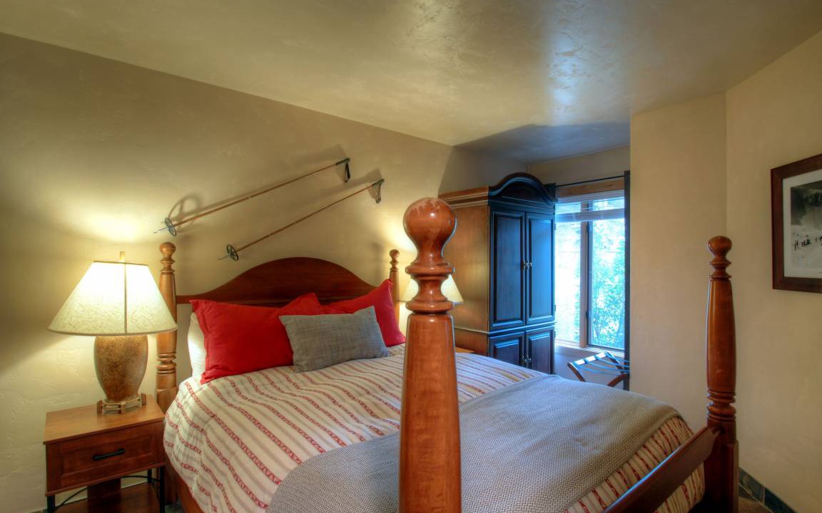 Photo of Bedroom in Avon