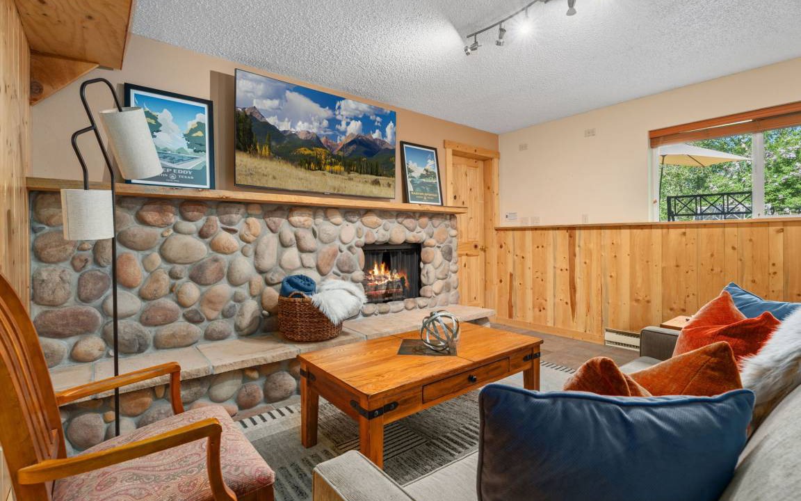 Photo of Livingroom in Cedar Village