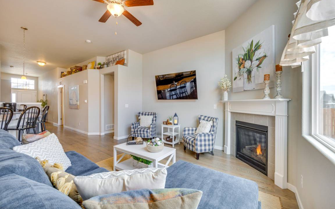 Photo of Livingroom in Falcon Hills