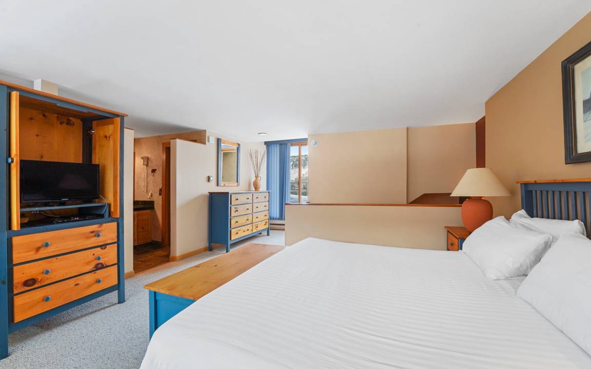 Photo of Bedroom in Lakeside Village