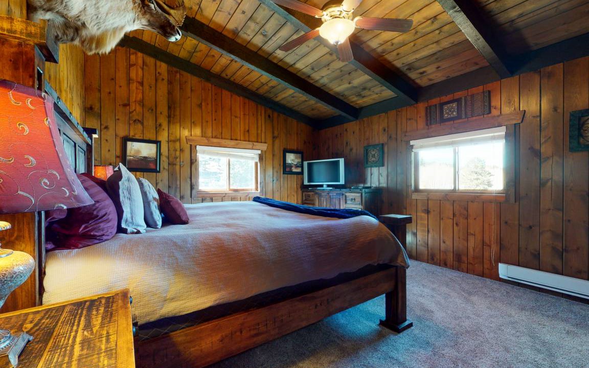 Photo of Bedroom in Ponderosa Pines