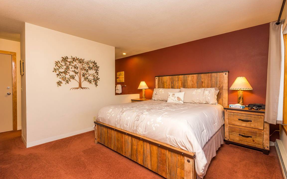 Photo of Bedroom in Lakeside Village