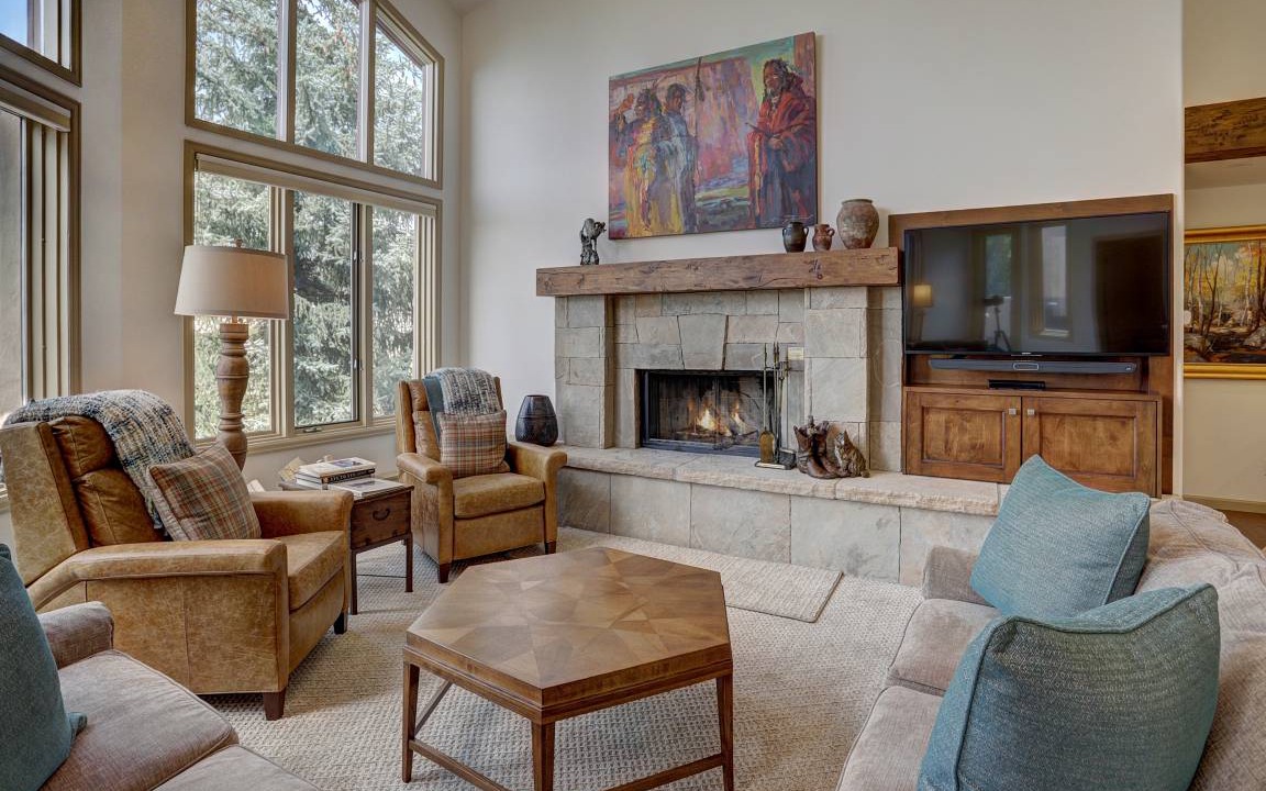 Photo of Livingroom in Edwards