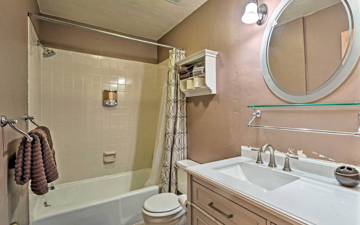Photo of Bathroom in Edwards