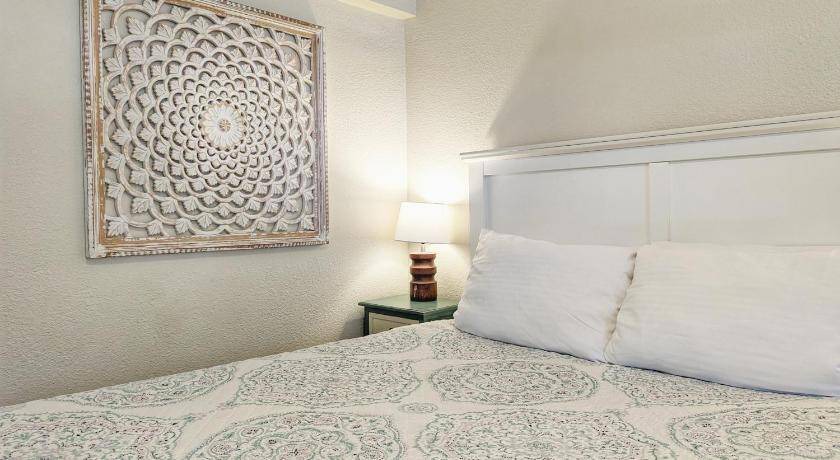 Photo of Bedroom in Manitou Springs Historic District