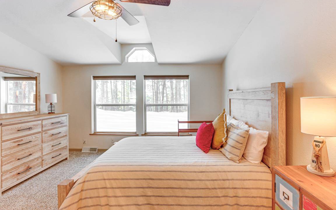 Photo of Bedroom in Forest Lakes