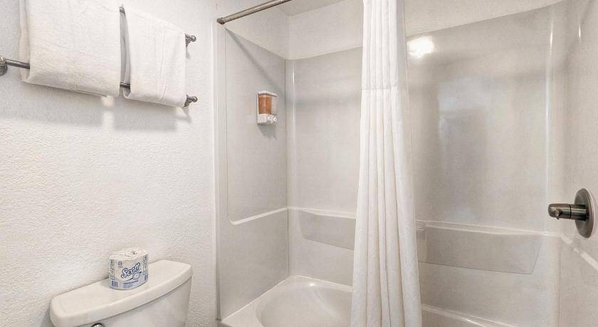 Photo of Bathroom in Manitou Springs Historic District