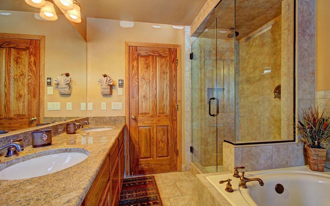 Photo of Bathroom in Warrior's Mark West