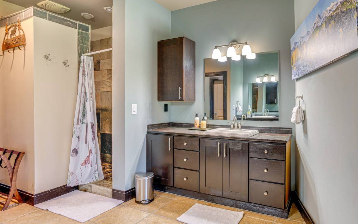 Photo of Bathroom in Quandary Village