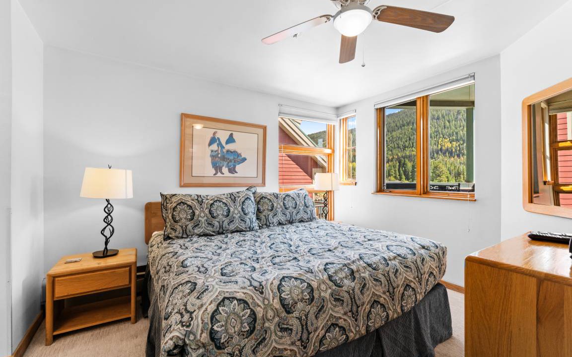 Photo of Bedroom in Lakeside Village