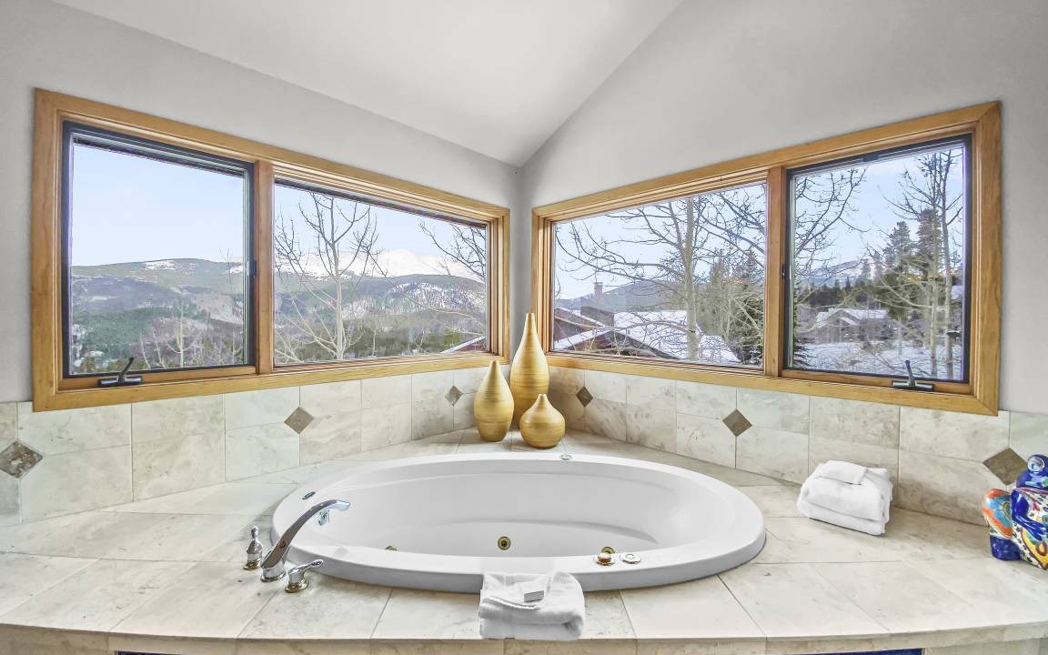 Photo of Bathroom in Warrior's Mark West