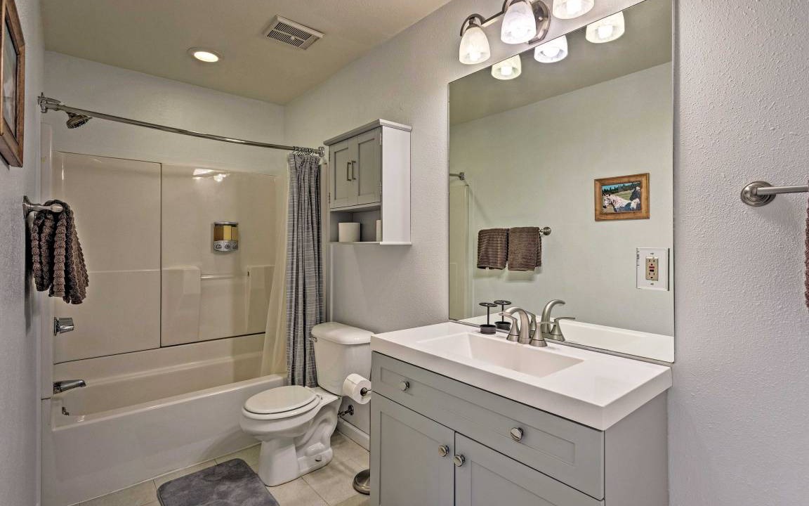 Photo of Bathroom in Edwards
