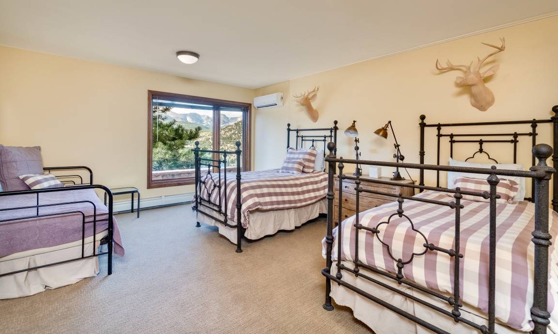 Photo of Bedroom in Windcliff Estates