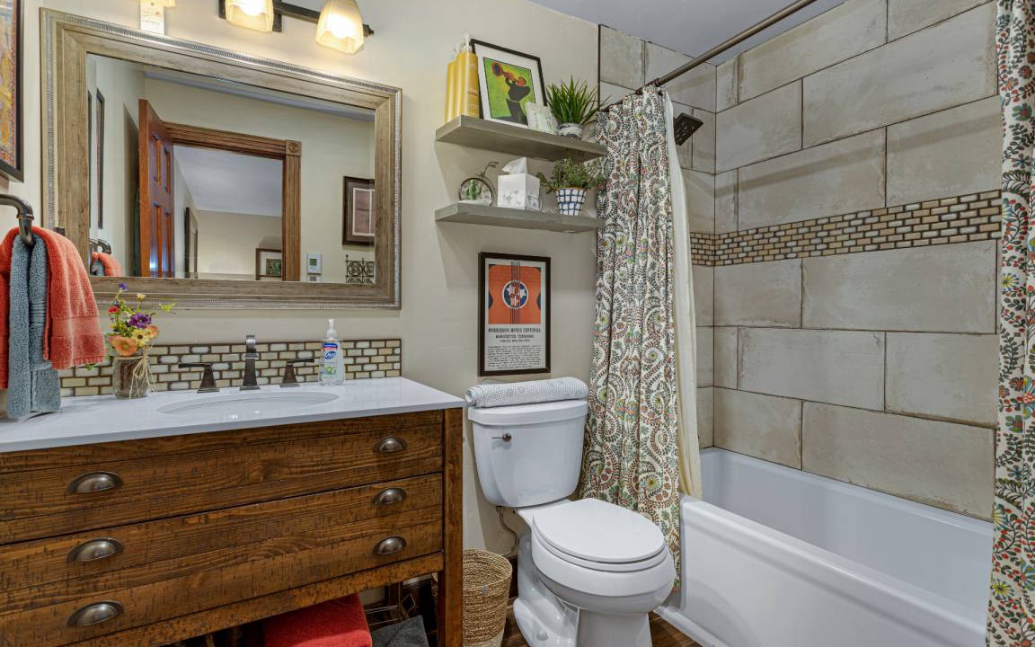 Photo of Bathroom in Highland Meadows