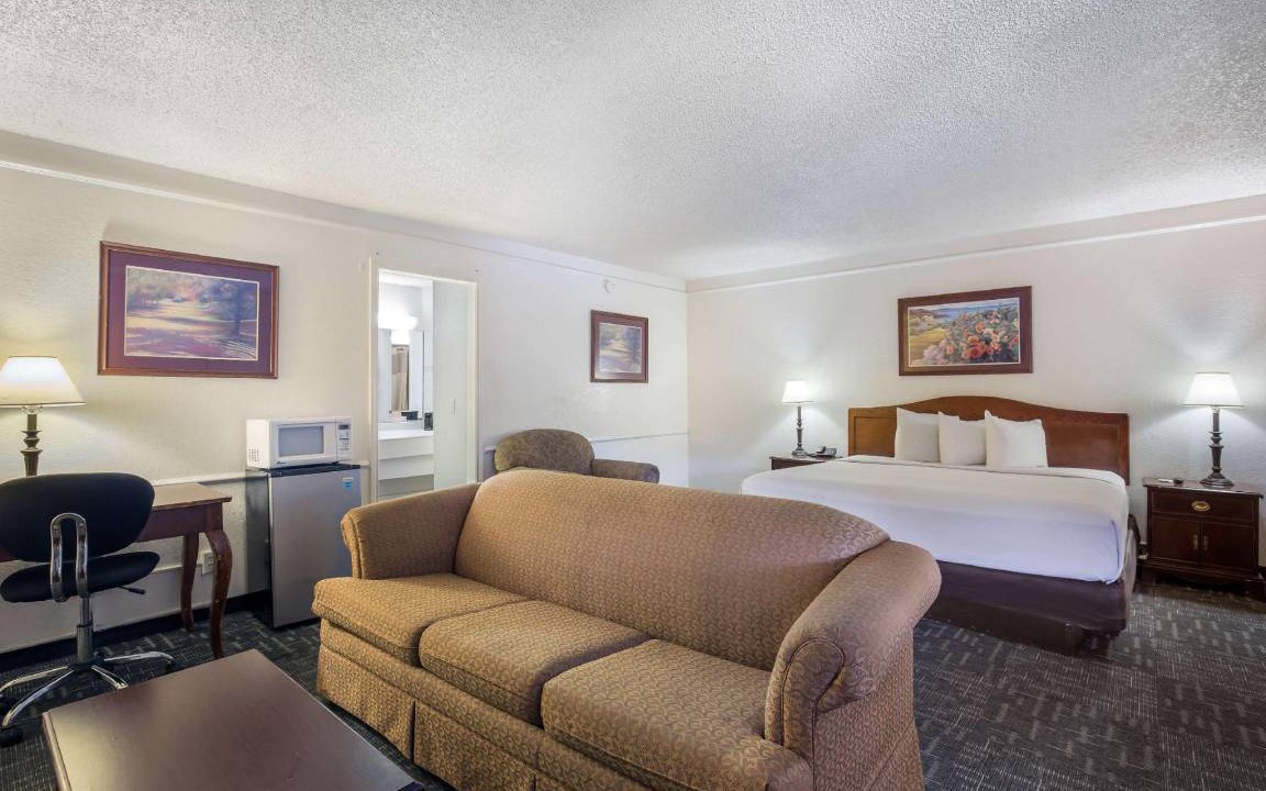 Photo of Bedroom in Dupont