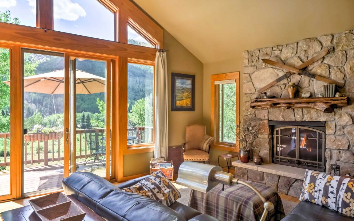 Photo of Livingroom in Carbondale