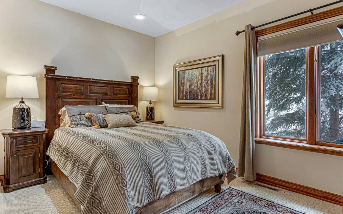 Photo of Bedroom in Highland Meadows