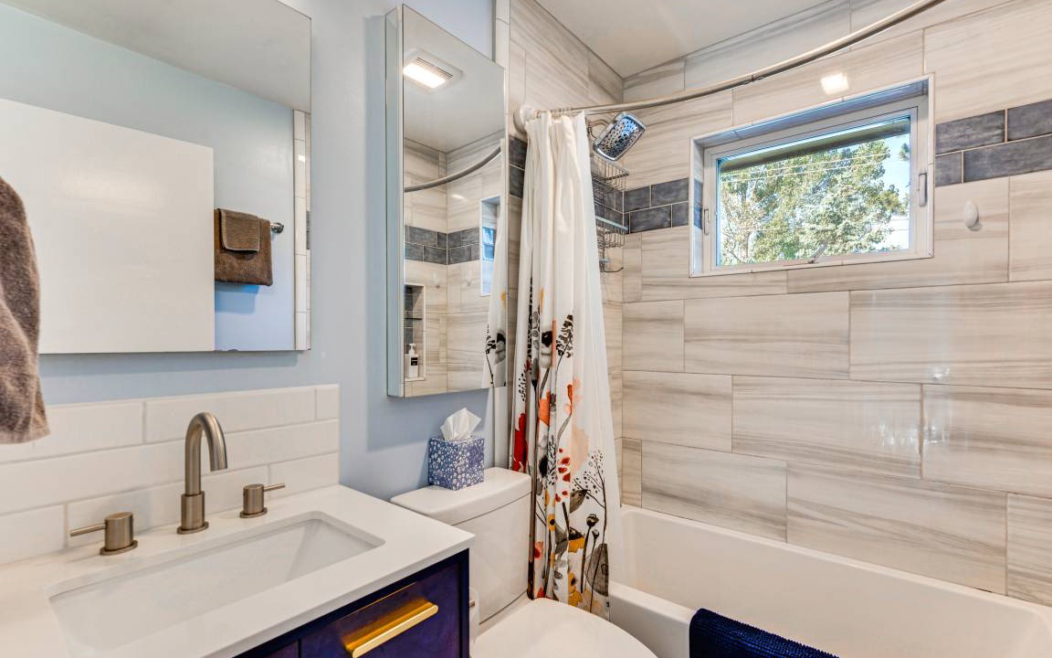 Photo of Bathroom in Baseline Sub