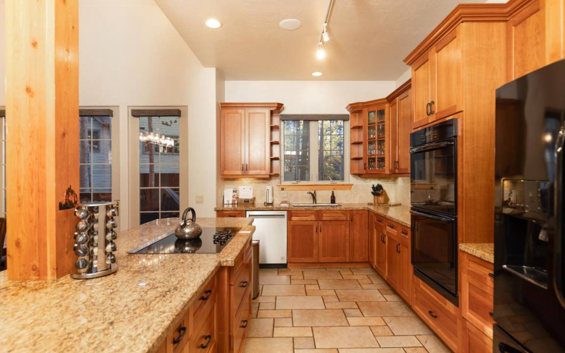 Photo of Kitchen in Peak 8