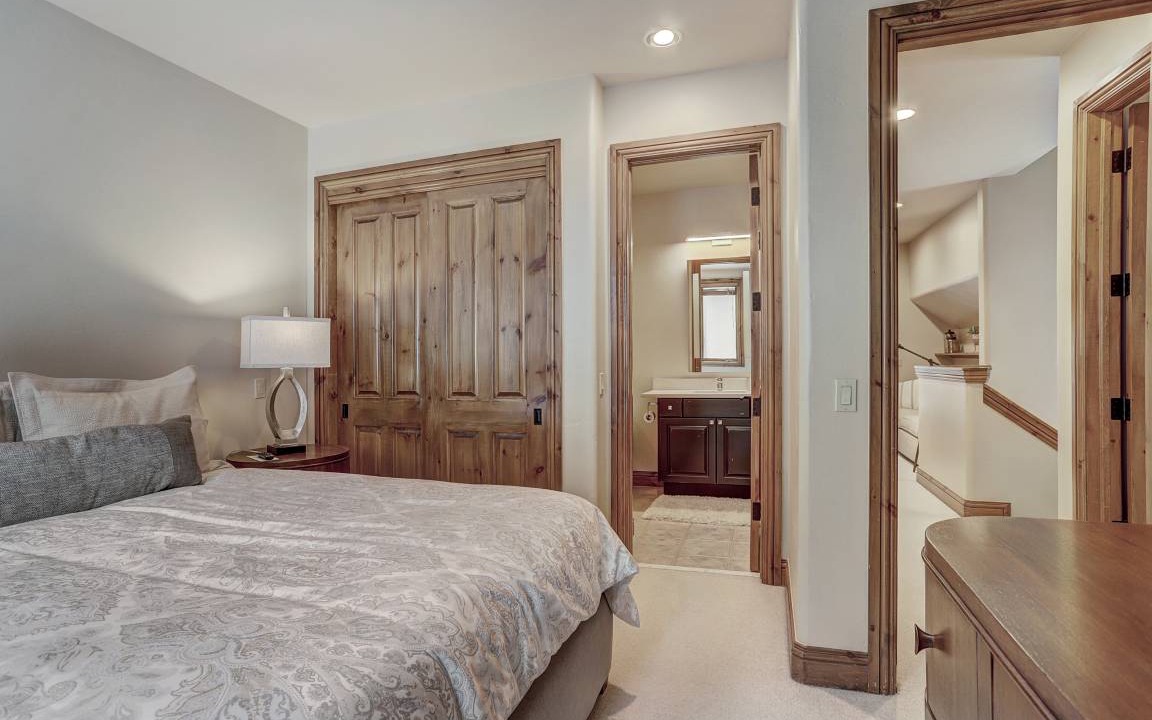 Photo of Bedroom in Edwards