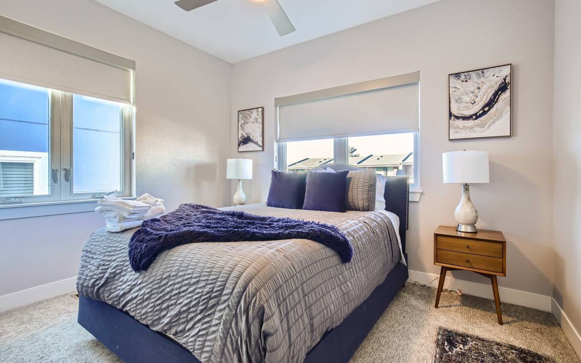 Photo of Bedroom in Jefferson Park