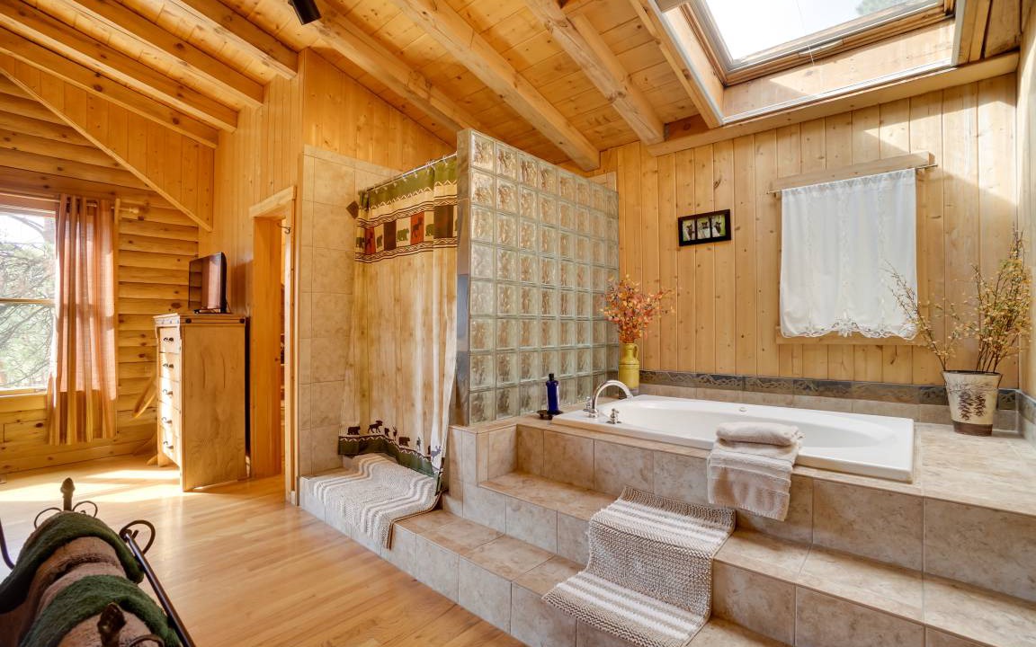 Photo of Bathroom in Carriage Hills