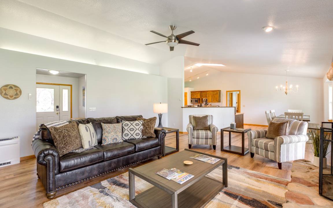 Photo of Livingroom in Vernal