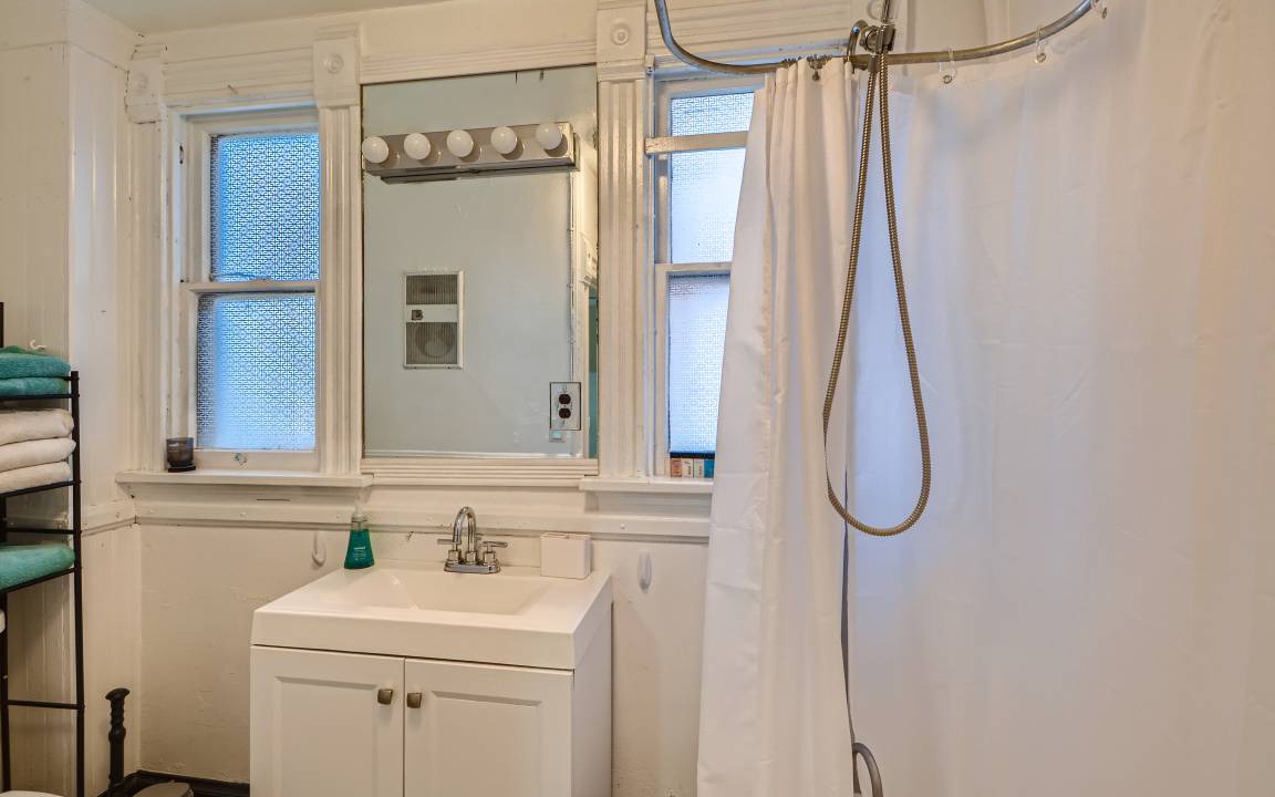 Photo of Bathroom in City Park West